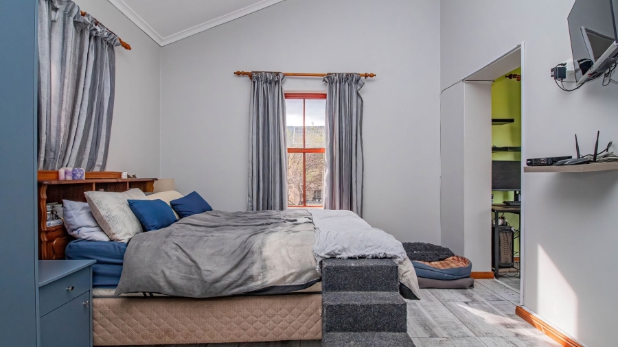 4 Bedroom Property for Sale in Sandbaai Western Cape